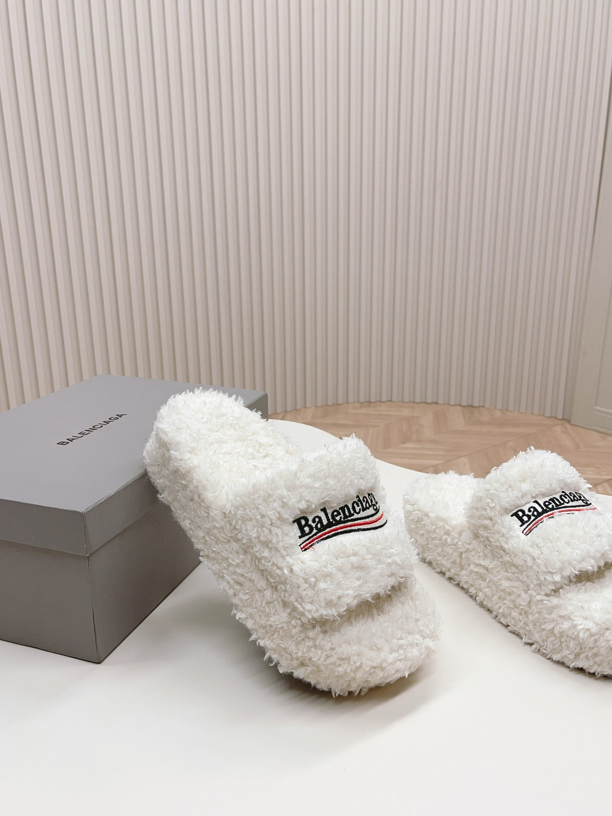 WHITE SHERPA LOGO PLATFORM SLIDE SANDALS
