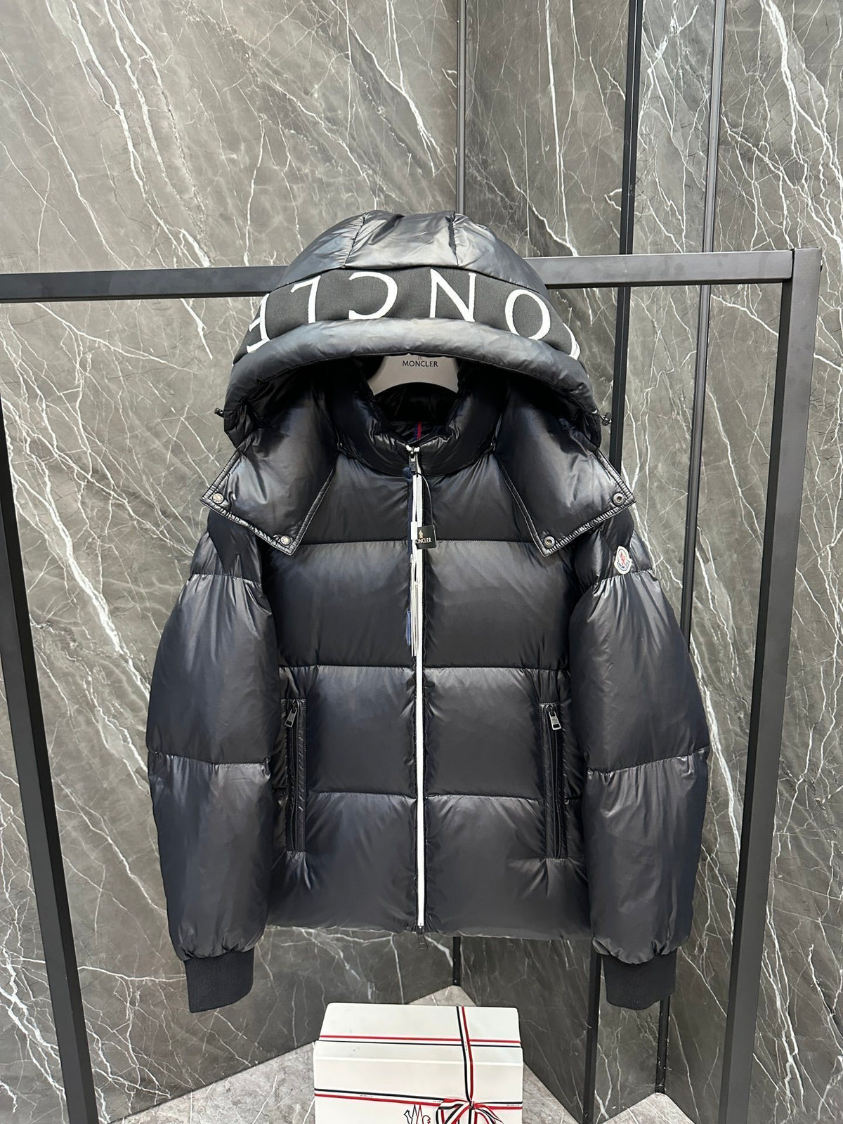 LOGO HOODED QUILTED PUFFER JACKET