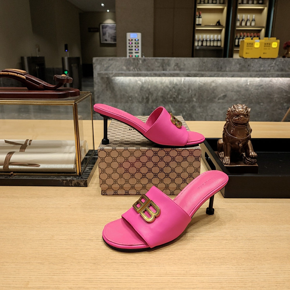 PINK LOGO LOW HEEL MULE SANDALS