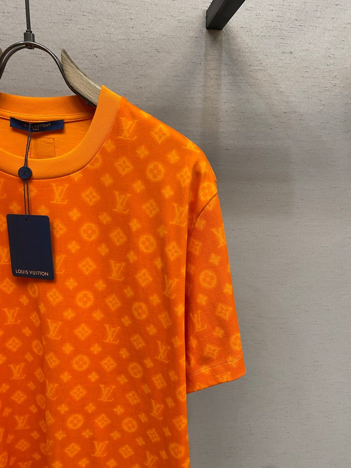ALL-OVER ICON PATTERN SHORT SLEEVE T-SHIRT
