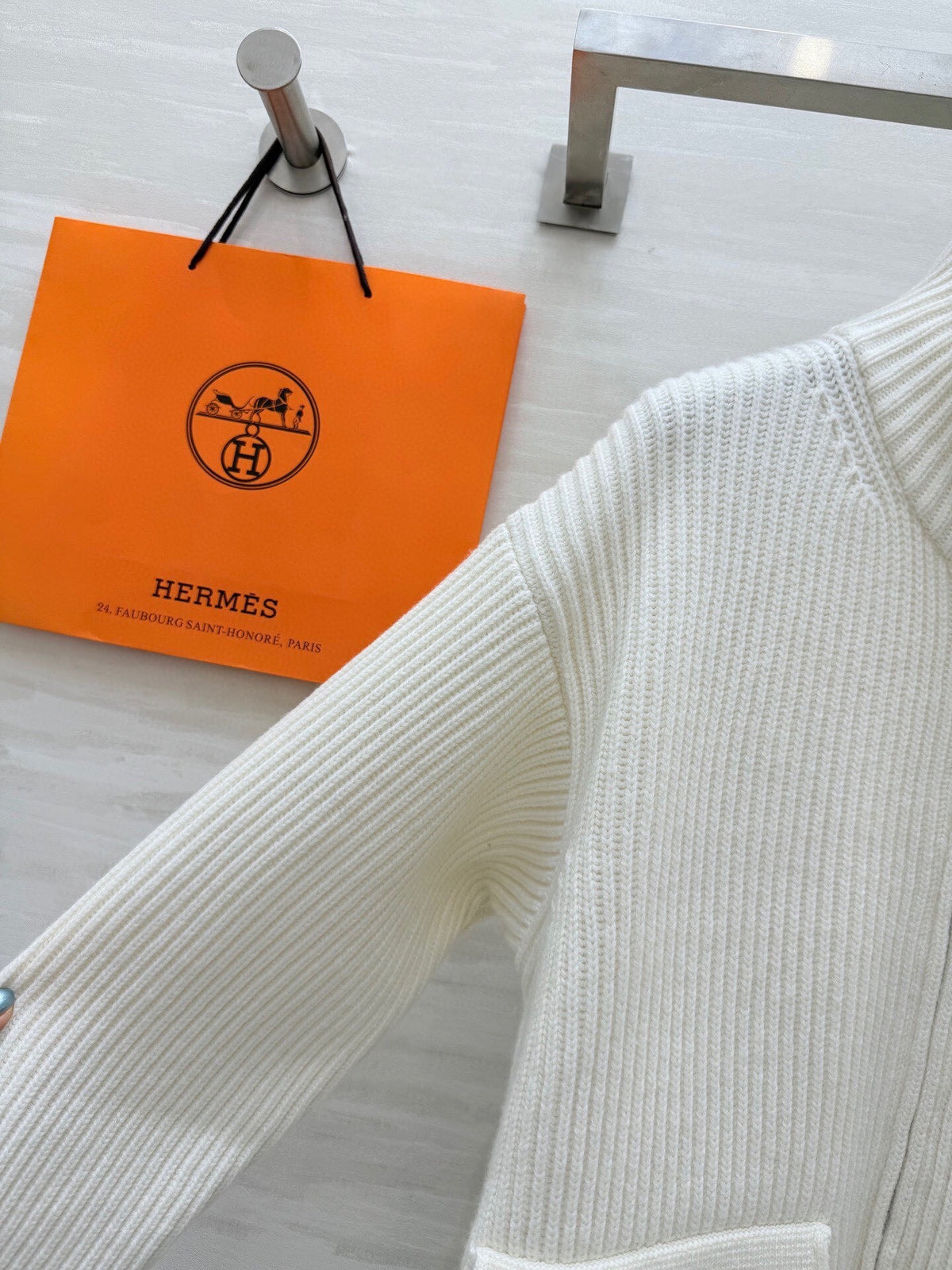 IVORY RIBBED KNIT ZIP CARDIGAN WITH FRONT FLAP POCKETS
