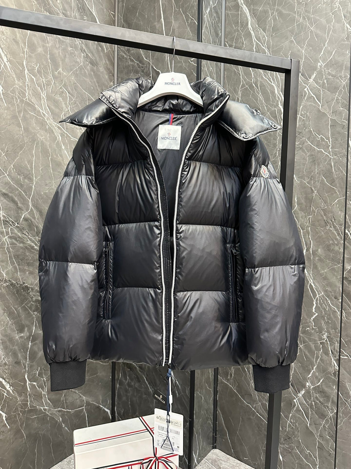 LOGO HOODED QUILTED PUFFER JACKET