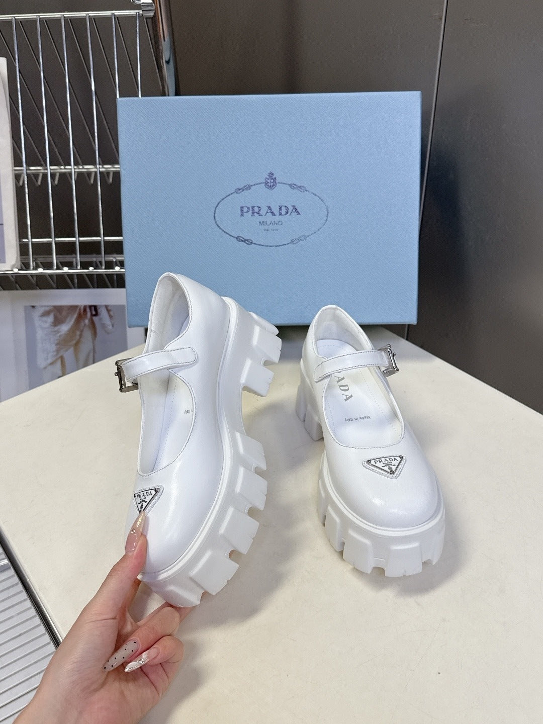 WHITE PLATFORM MARY JANE SHOES WITH BUCKLE STRAP