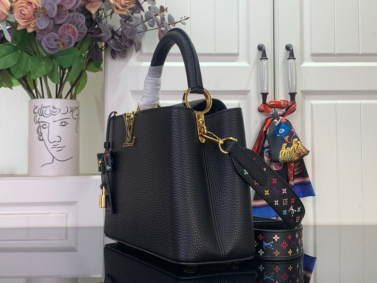 ELEGANTE STATEMENT-TASCHE MIT HEBEL 
