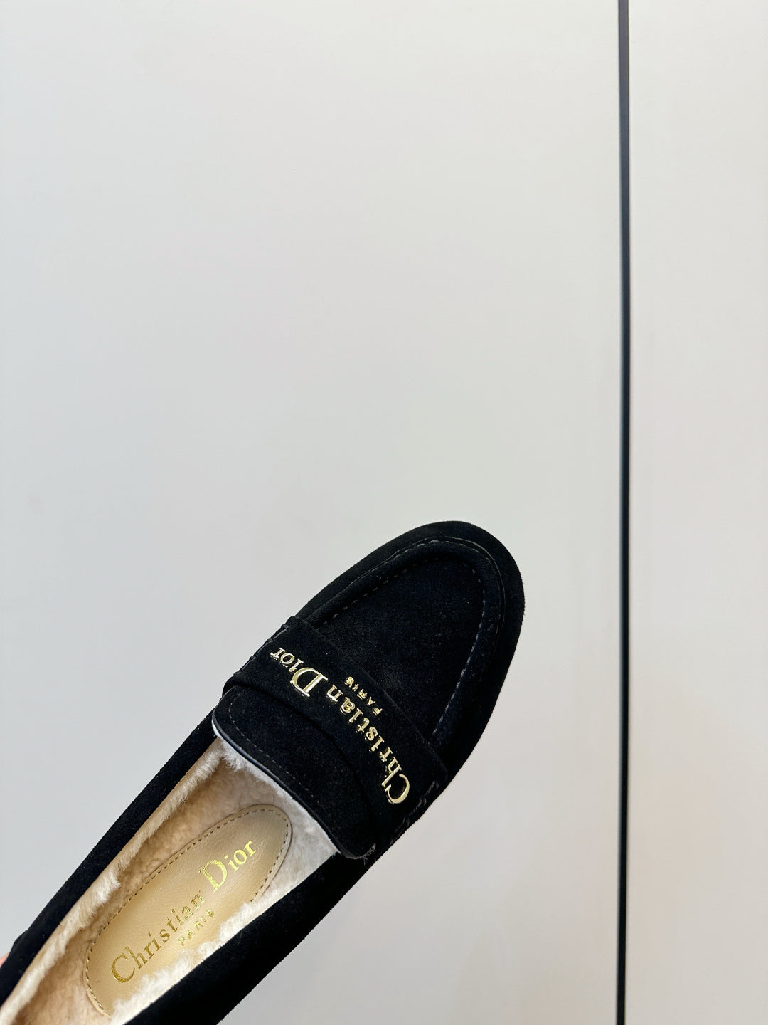 SCHWARZE WILDLEDER-LOAFER MIT FELLFUTTER