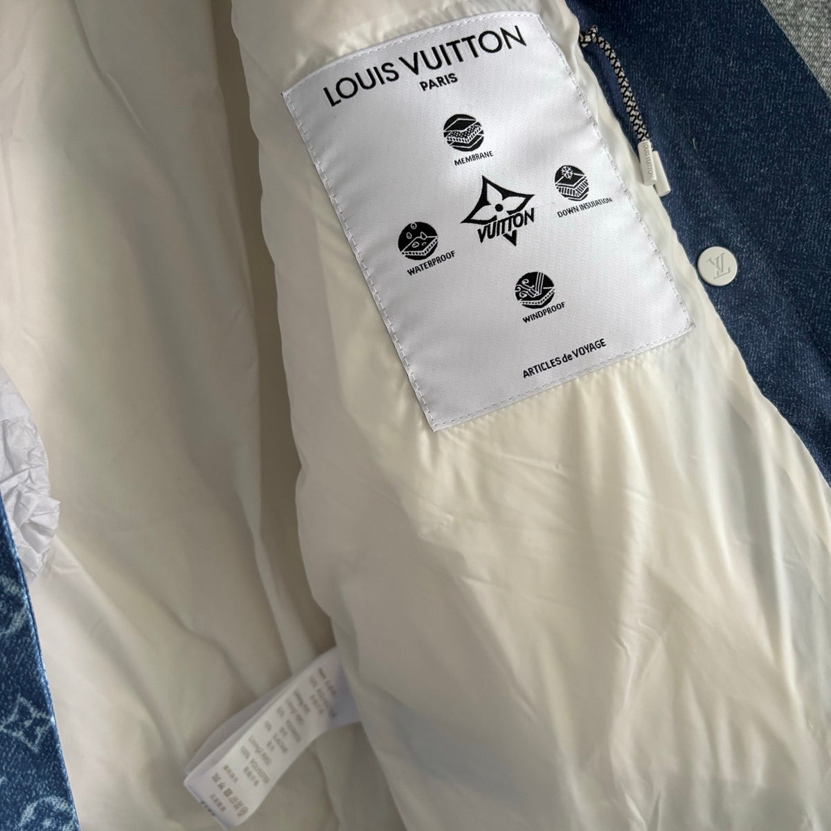 ALL-OVER PATTERN PUFFER JACKET WITH HOOD