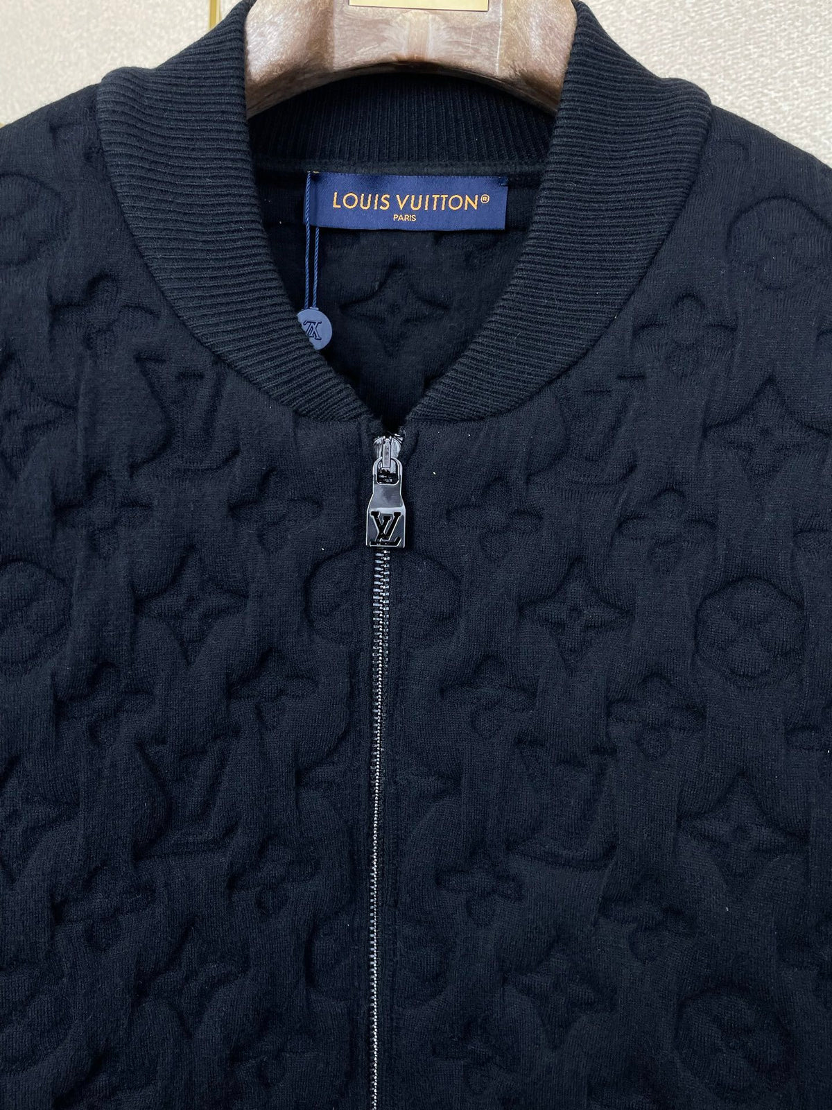TEXTURED ZIP-UP BOMBER JACKET