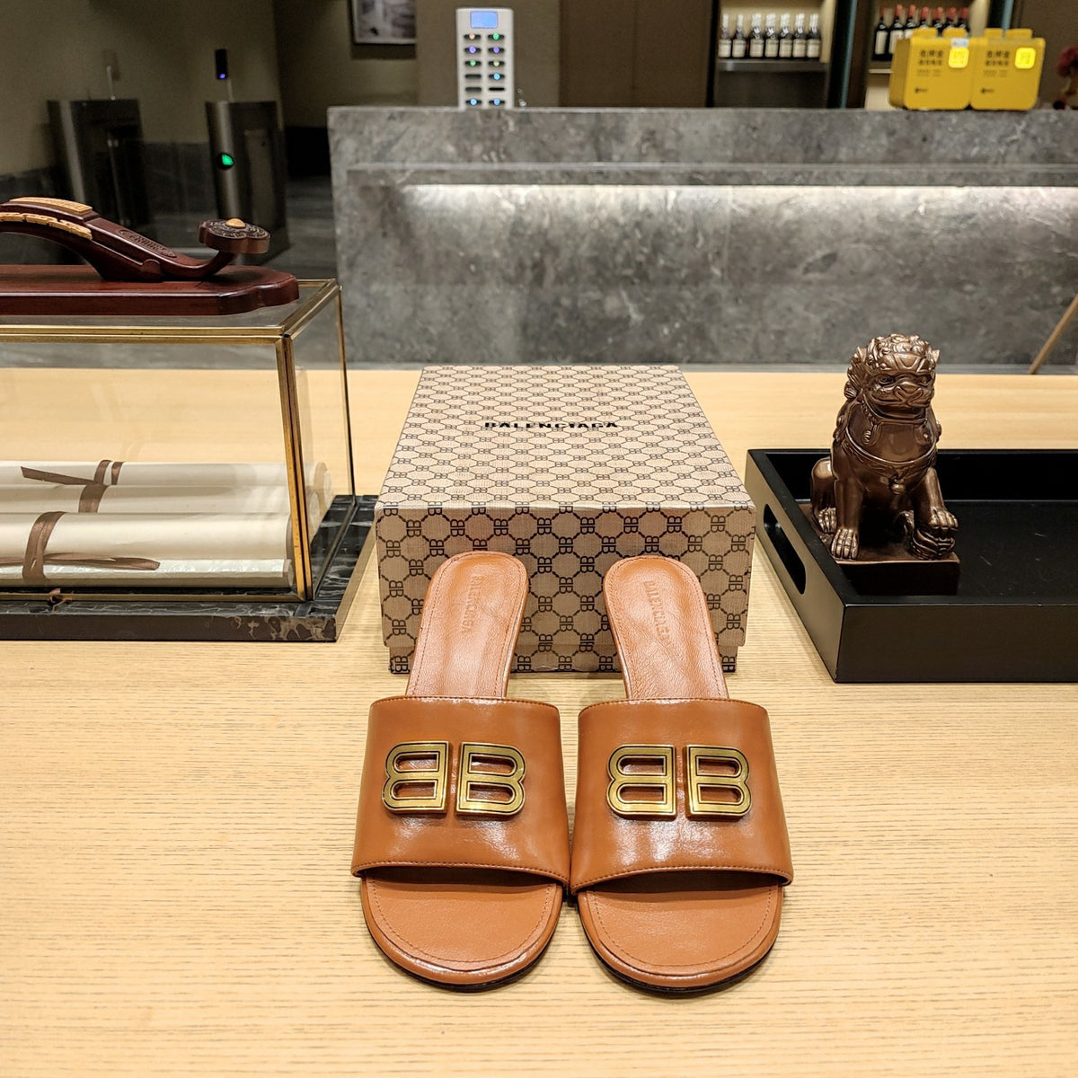 BROWN LOGO LOW HEEL MULE SANDALS