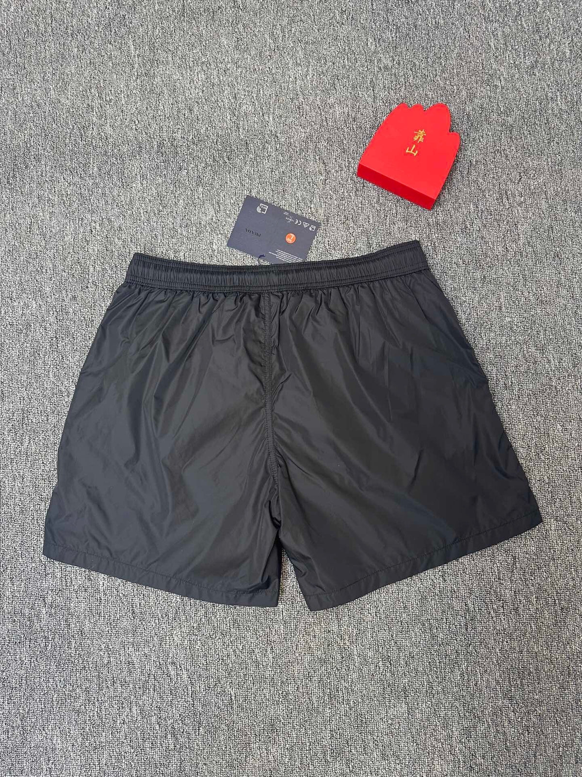 MINIMAL SWIM SHORTS – CLASSIC BLACK