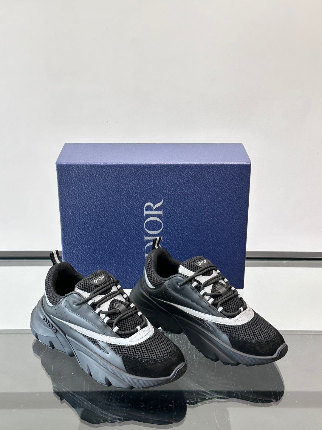 BLACK & GREY DESIGNER RUNNER SNEAKERS