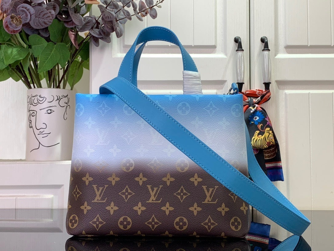 GRADIENT CITY TOTE