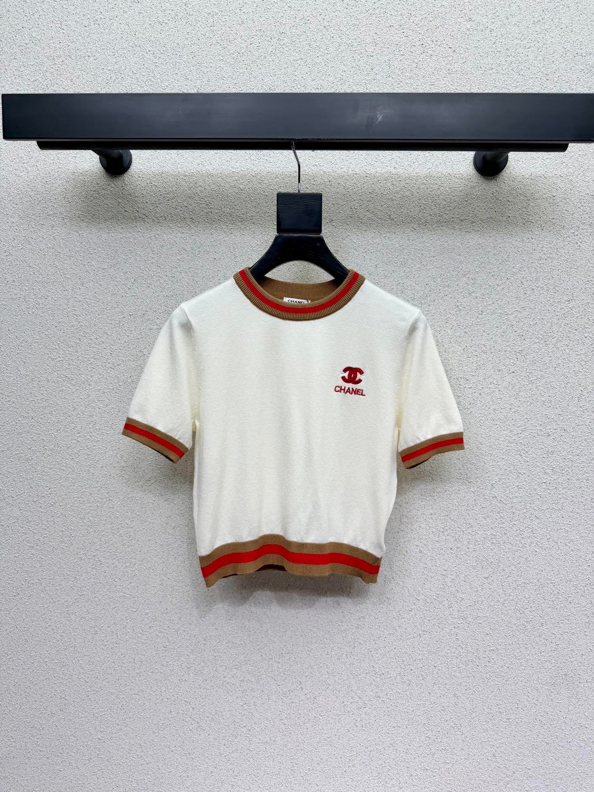 LOGO EMBROIDERED KNIT TOP & PLEATED SKIRT SET