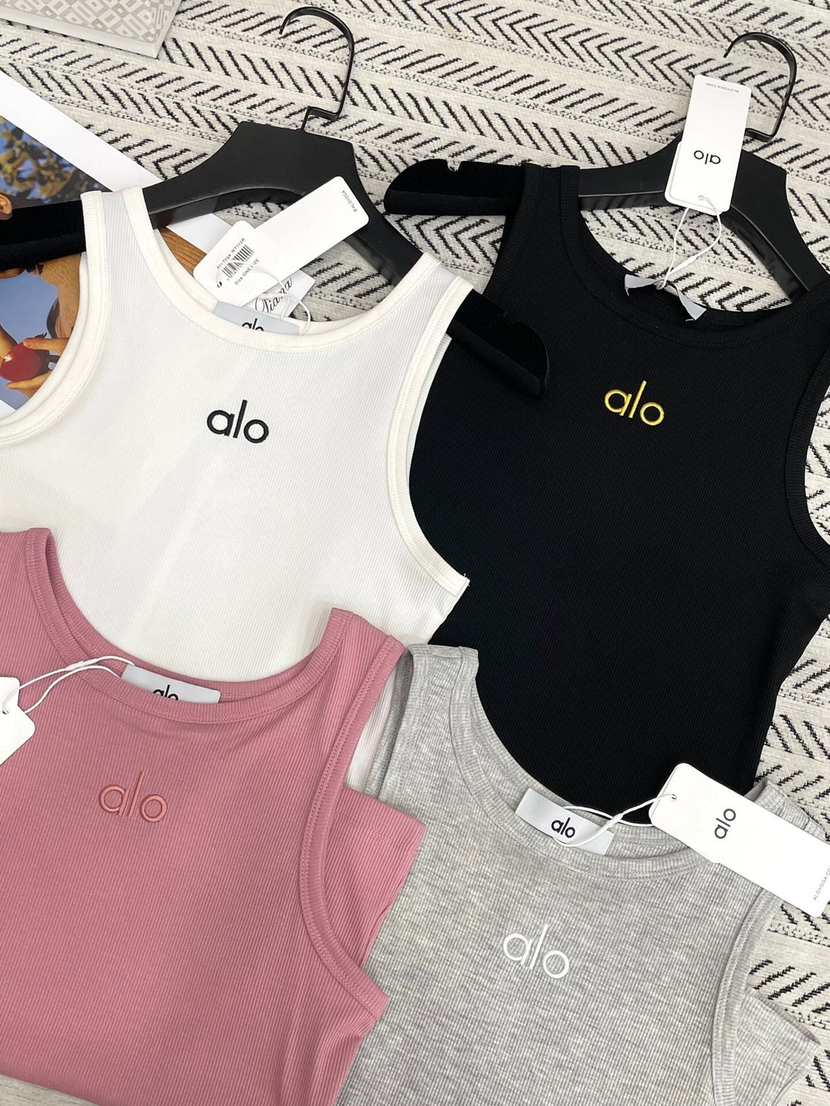 RIBBED LOGO TOP