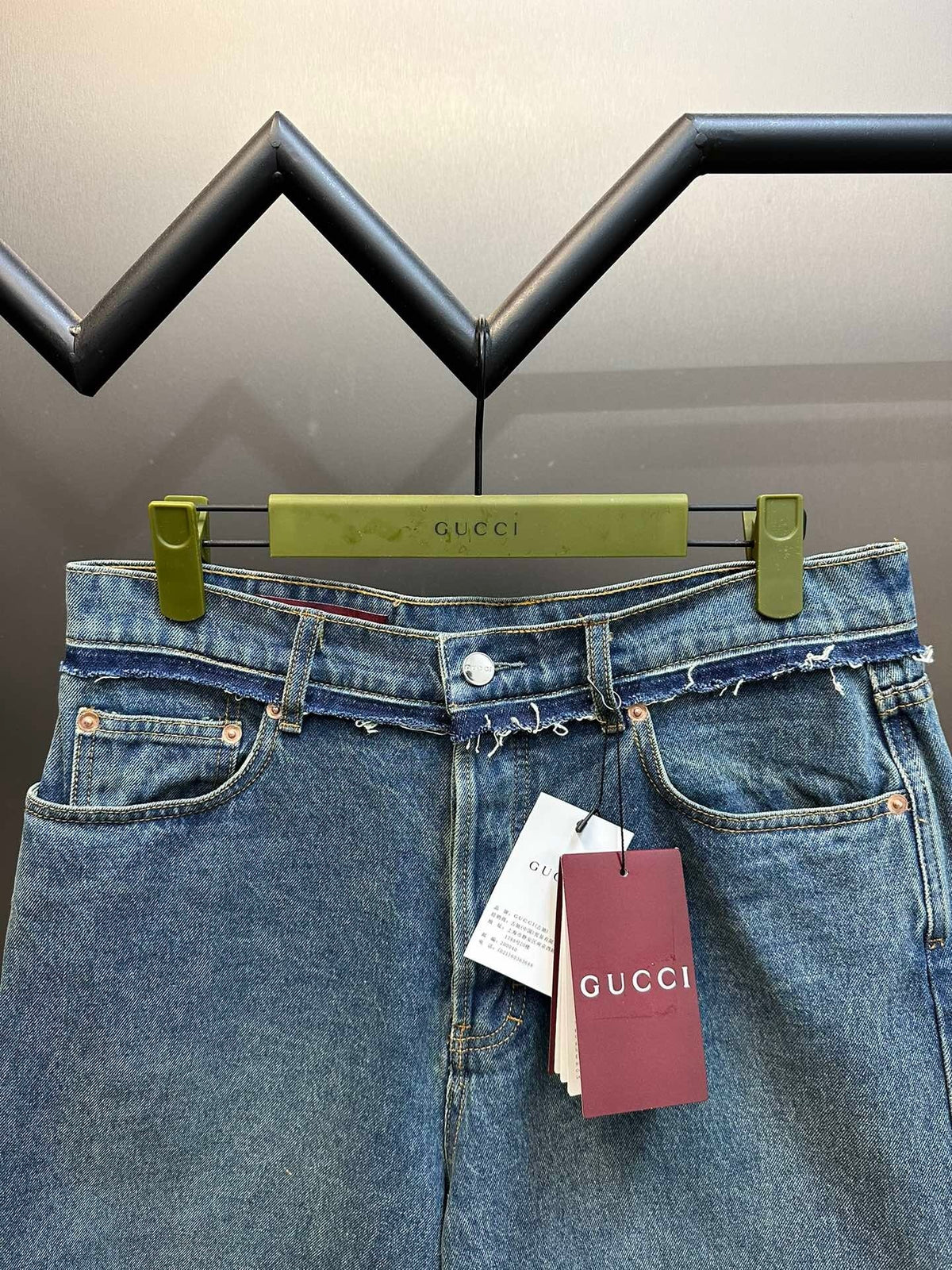 HIGH-WAIST RAW EDGE DENIM SHORTS