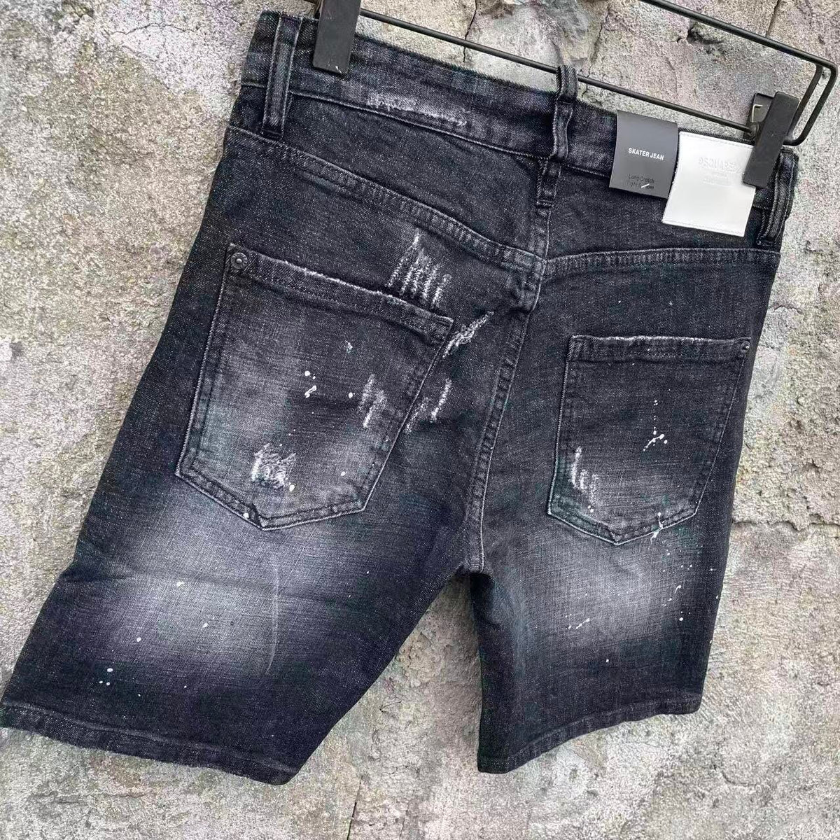 DISTRESSED ZIP DENIM SHORTS