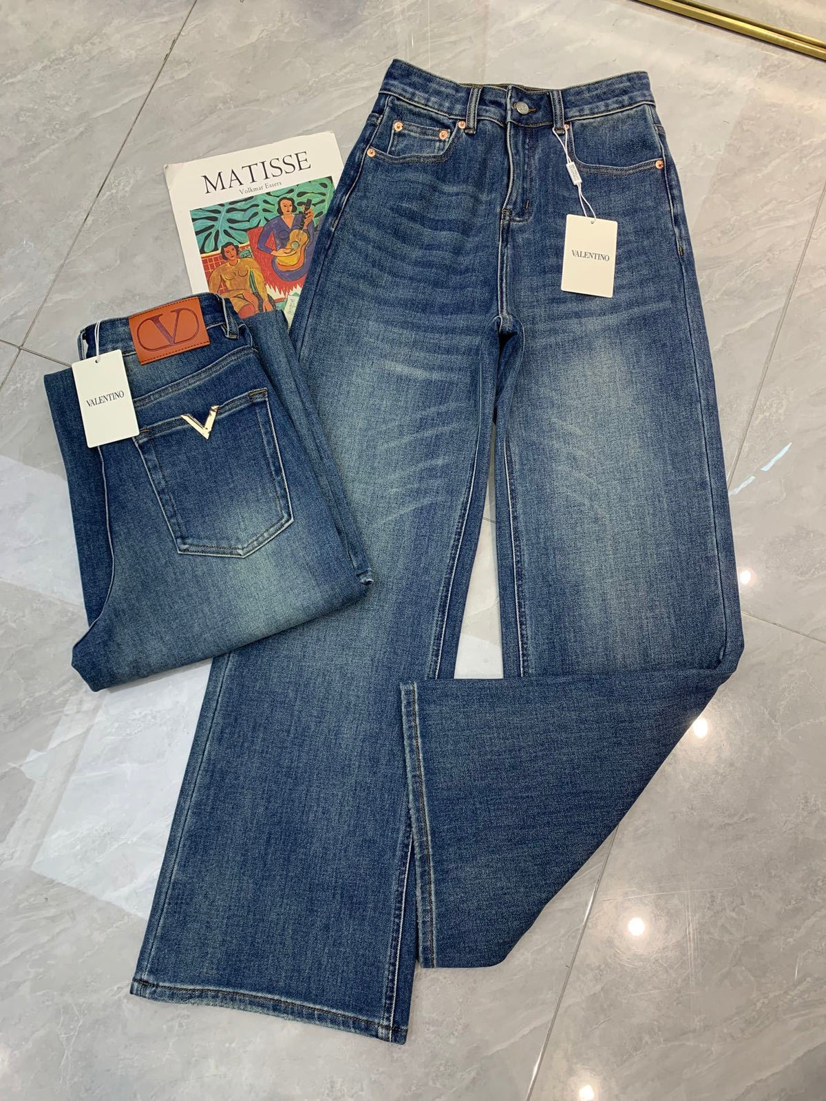 HIGH-WAIST WIDE LEG DENIM JEANS WITH LOGO DETAIL