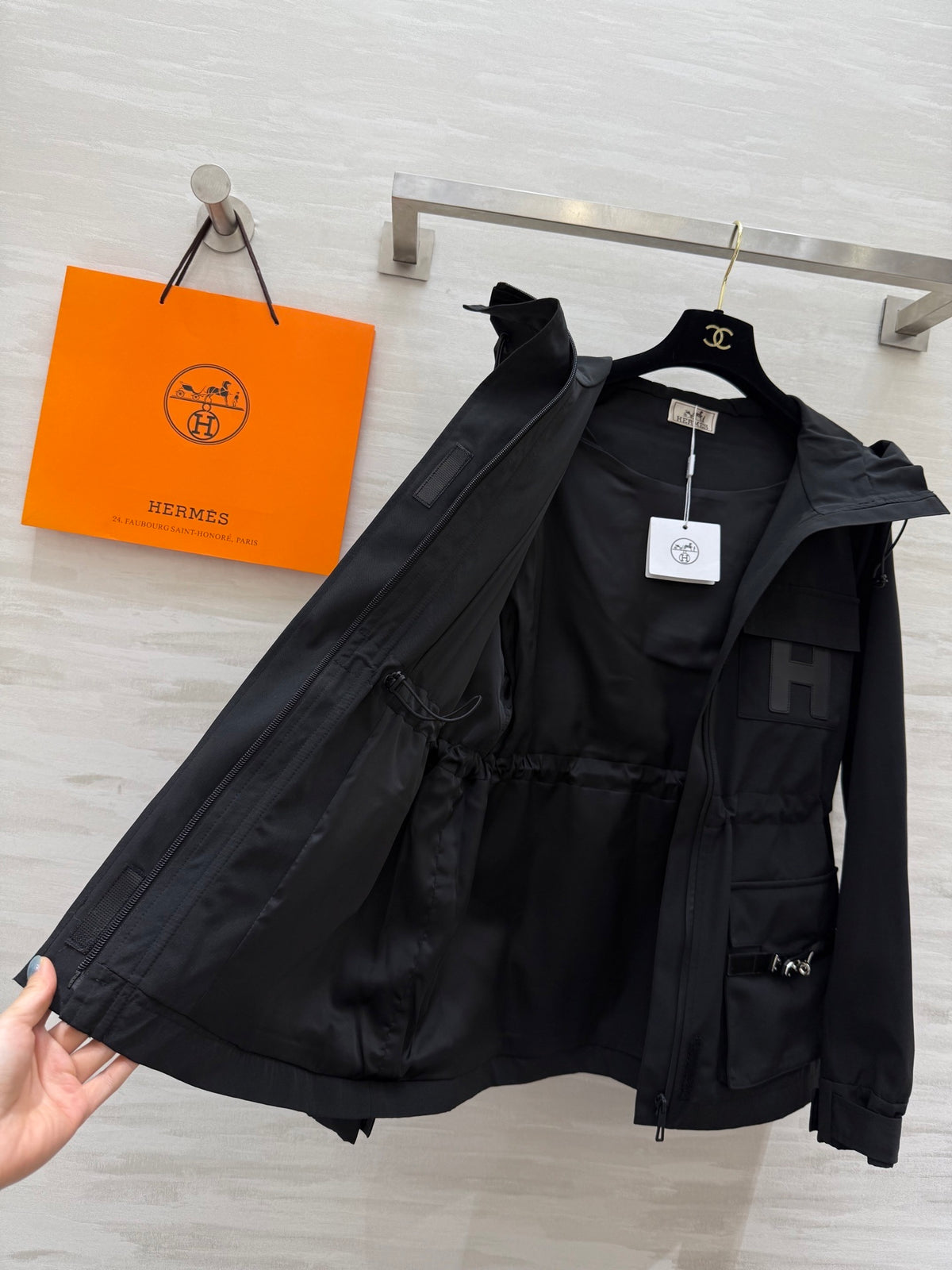 UTILITY HOODED JACKET WITH ADJUSTABLE WAIST