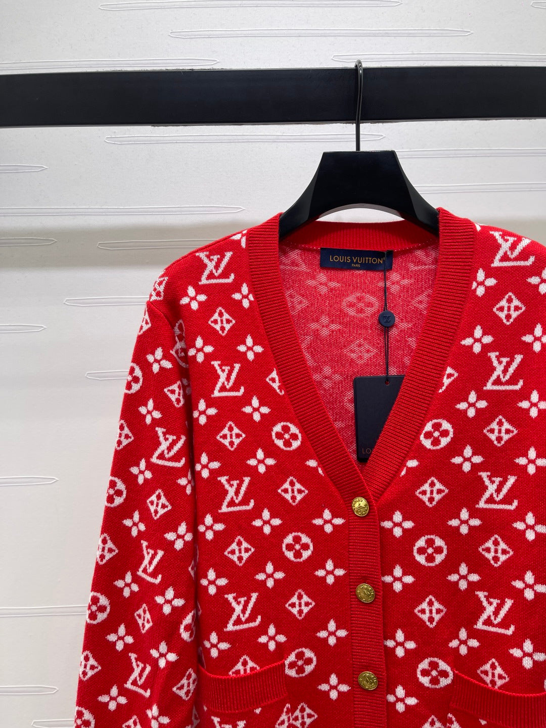 PATTERNED V-NECK BUTTON-UP KNIT CARDIGAN