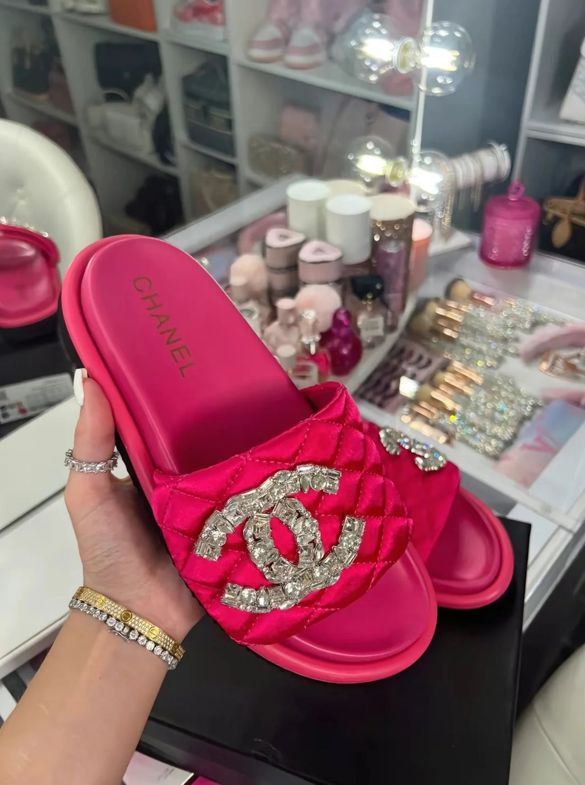 LUXURY-INSPIRED SANDALS