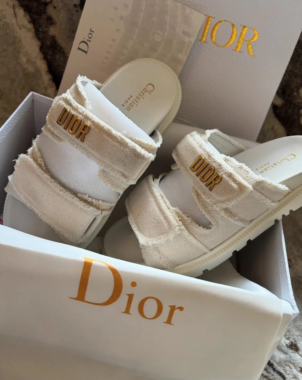 CREAM SANDALS