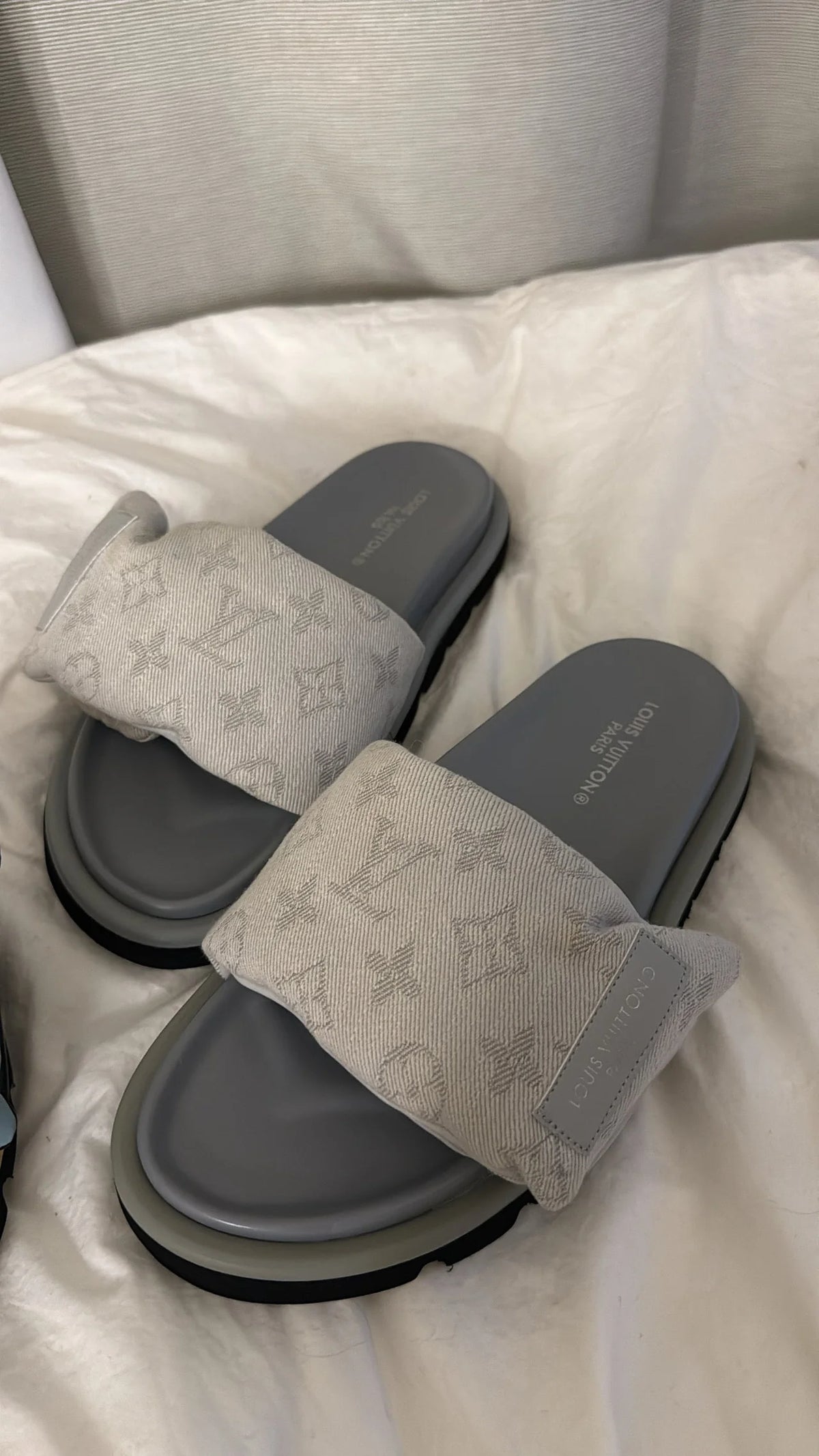 SILVER GREY MONOGRAM SLIDES