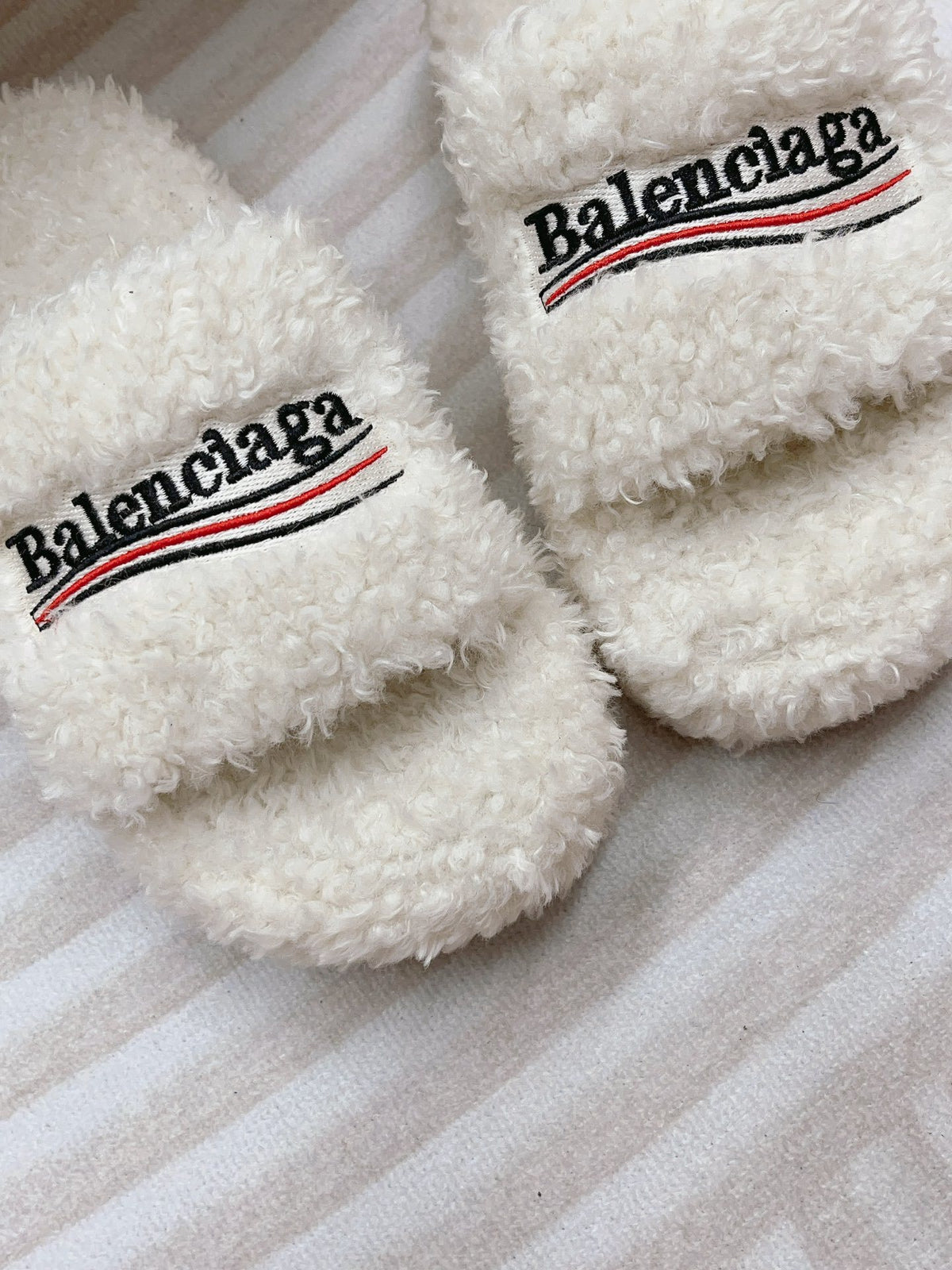 WHITE SHERPA LOGO PLATFORM SLIDE SANDALS