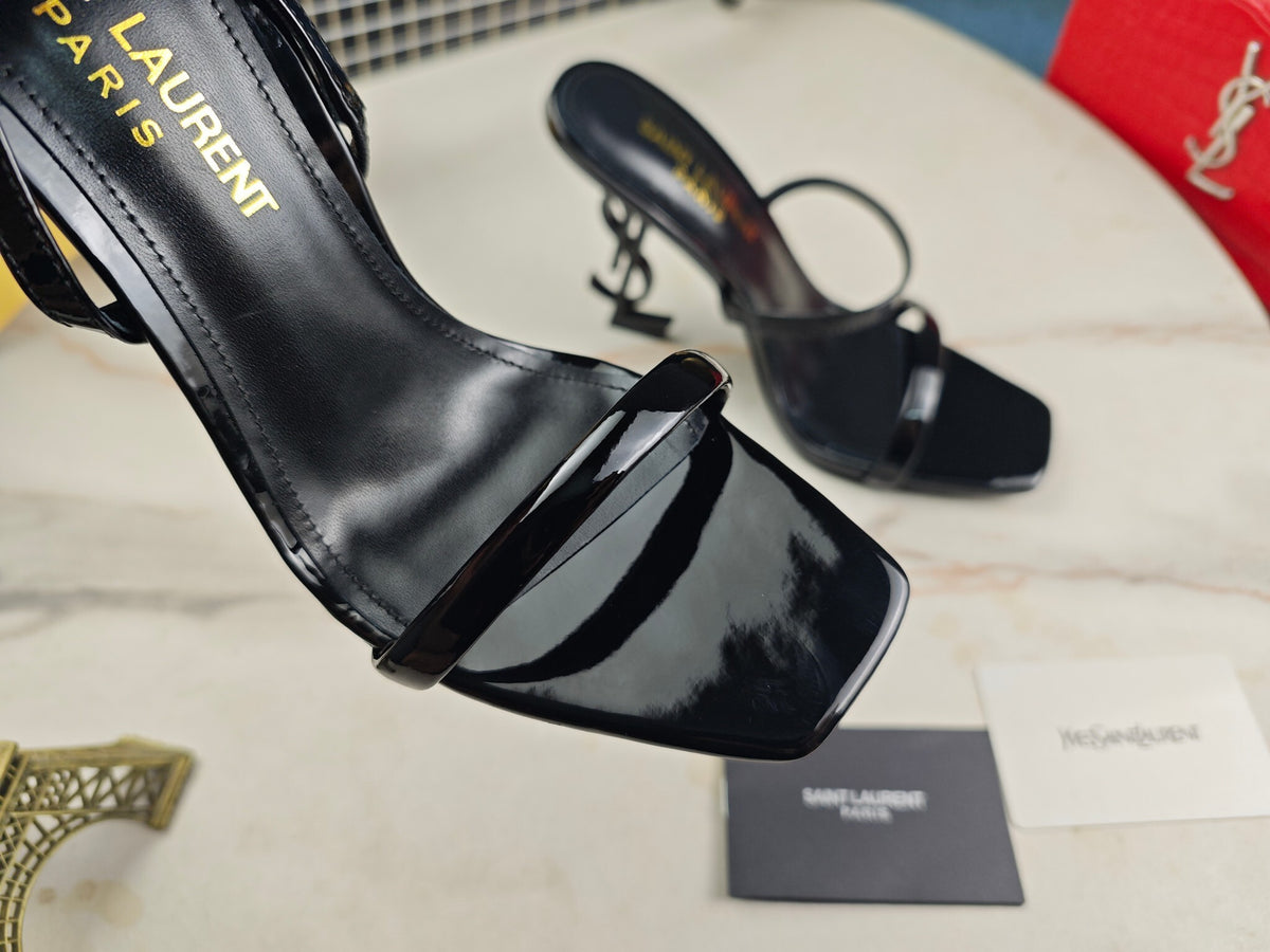 ELEGANT BLACK STRAPPY HEEL SANDALS