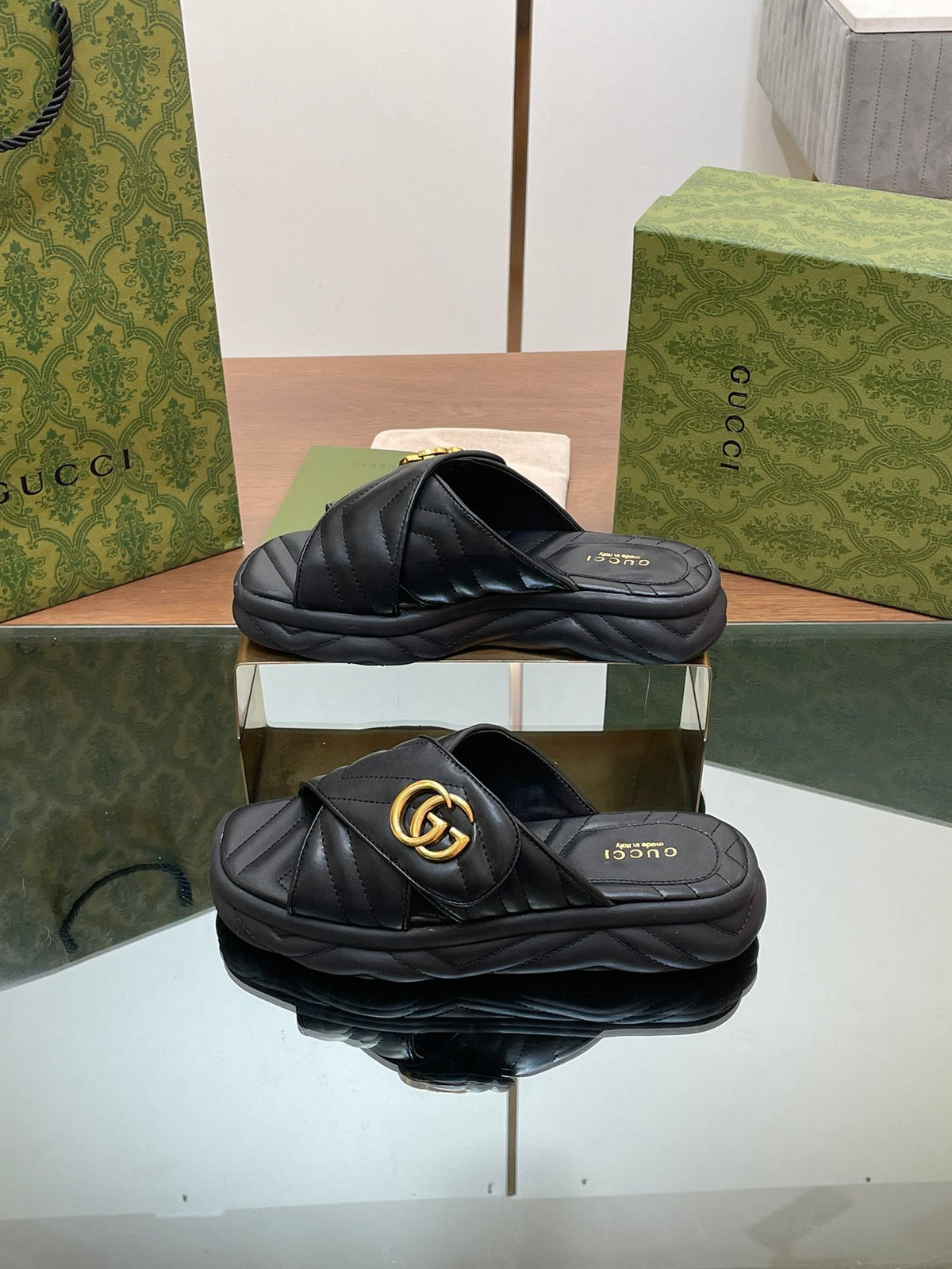 QUILTED PLATFORM SLIDE SANDALS – CLASSIC BLACK