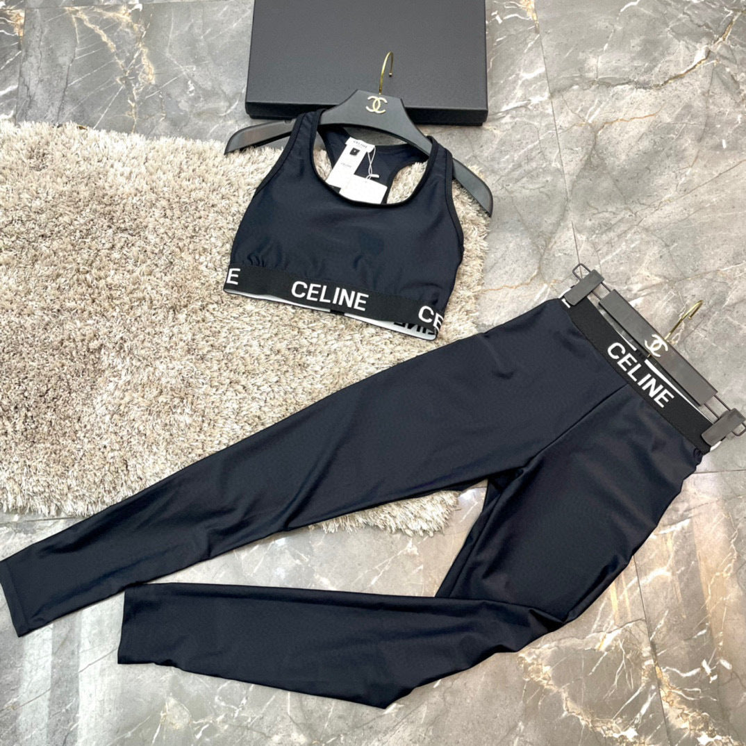 BLACK ACTIVEWEAR SET – SPORTS BRA & LEGGINGS