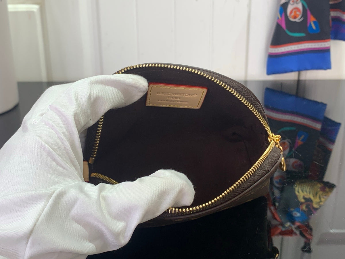 COMPACT DOME CROSSBODY BAG
